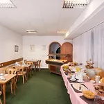 Alpenhotel Gastager ホテル 3*